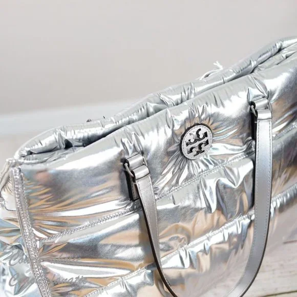 $398New with Tag 💯 Tory Burch Ella Nylon Quilted Tote Large Shoulder Bag Silver - Picture 5 of 6